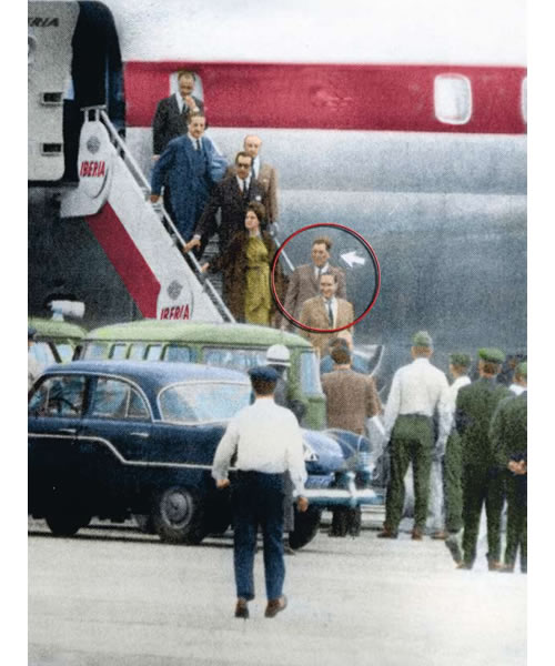 erón descendiendo del avión en el aeropuerto de Galeão, en Río de Janeiro